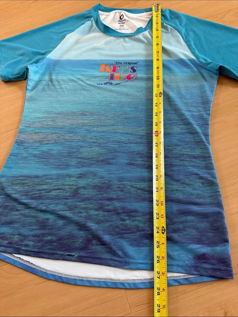 KEYS 100 2026 WOMENS SHORT SLEEVE PERFORMANCE TEE SHIRT OCEAN PATTERN MEDIUM NEW